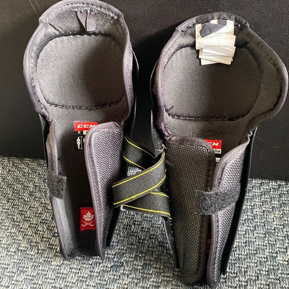 Youth 9” Hockey Shin pads - Picture 2 of 4